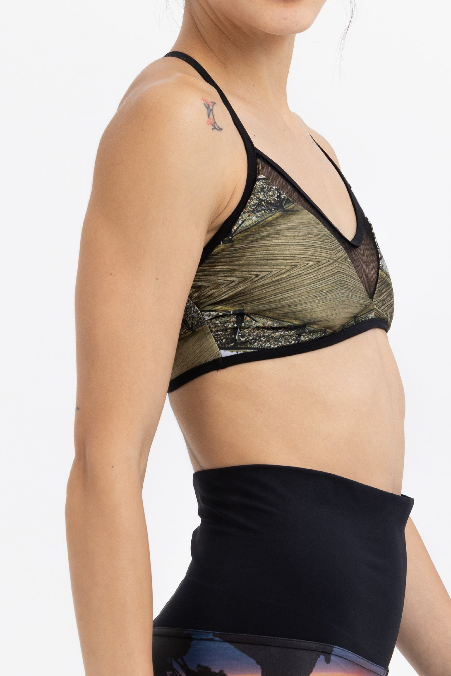 Lovelock Peekaboo Top Women